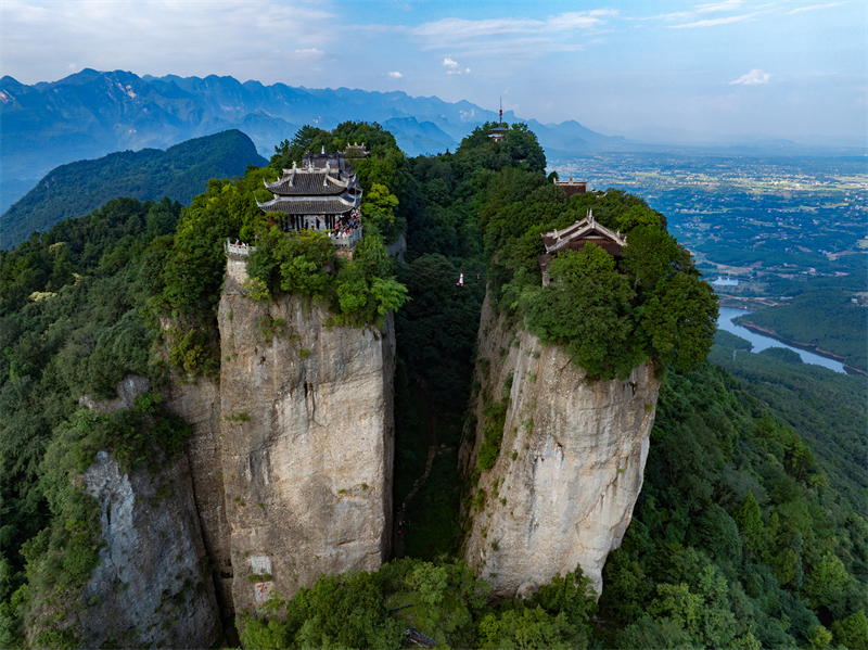 Sichuan : le spectaculaire ? ferry volant ? du mont Douchuan à Mianyang